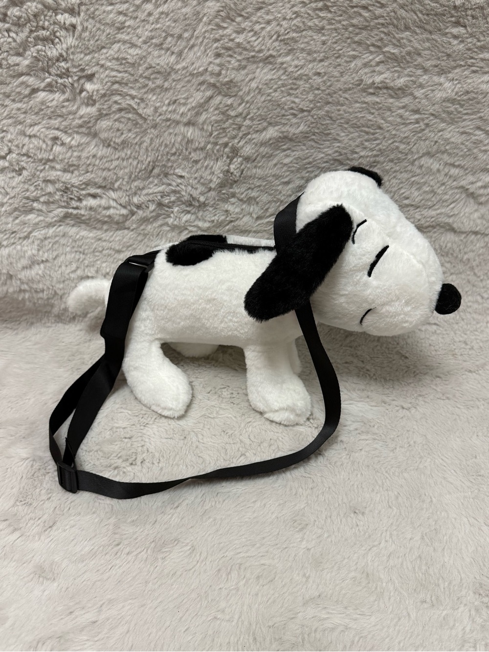 Source Unknown White and Black Plush Dog Crossbody Bag